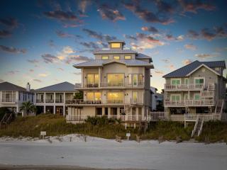 Sea Grove - Beachfront, Ocean Views & Balcony - 0