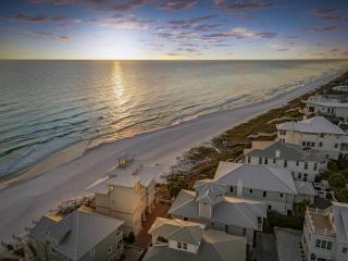 Sea Grove - Beachfront, Ocean Views & Balcony - 9