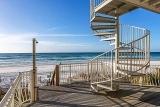 Sea Grove - Beachfront, Ocean Views & Balcony - 4
