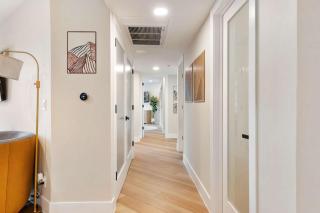 Bay View Penthauz Monthly Rental 2 parking spots - 5