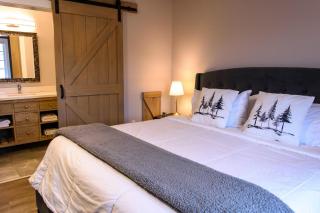 Bumblebee Bight Inn - 9