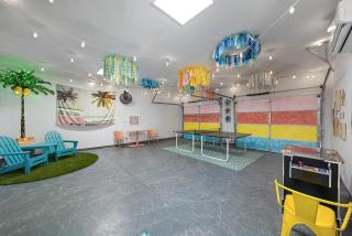 Indigo Breeze - Luxury Vacation Rental Close to the Beach with Private Pool & Game Room - 4