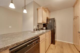 Shop, Golf and Unwind Springfield Gem 7 Mi to Dtwn - 1