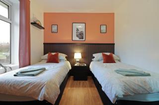 NEW - Beautiful Sheffield House for Team of 9 Contractors - by PureStay Contractor Properties - 9