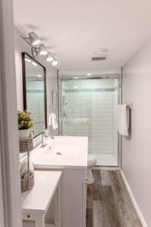 Luma Lakehouse Icewine Lakefront | Deck + Hot Tub - 2