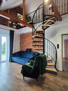 Komfortowy Dom z Ogrodem - 0