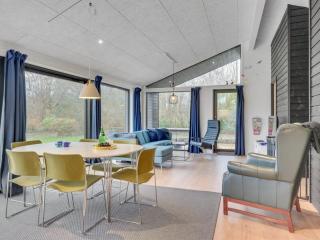 Holiday Home Ilvy - 850m from the sea by Interhome - 2