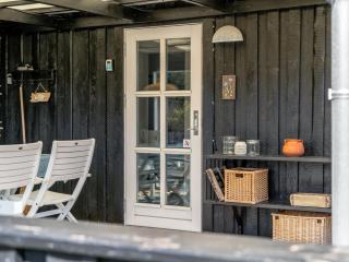 Holiday Home Baarde - 350m from the sea by Interhome - 5