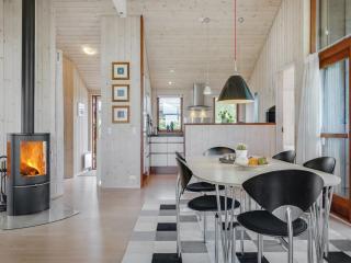 Holiday Home Juliana - 400m from the sea by Interhome - 3