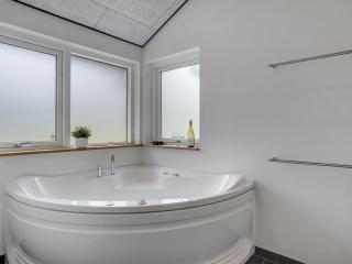 Holiday Home Minna - 975m from the sea by Interhome - 5