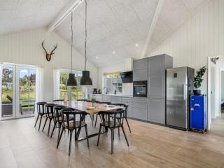 Holiday Home Bryngeir - 750m from the sea by Interhome - 8