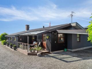 Holiday Home Kerstin - 400m from the sea by Interhome - 5