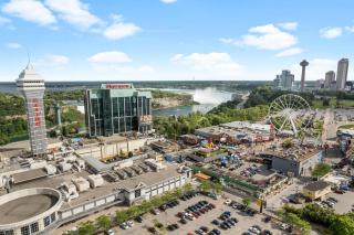 Niagara Falls Retreat 2BR with Parking - 5