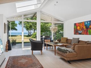 Holiday Home Kennet - 30m from the sea by Interhome - 9