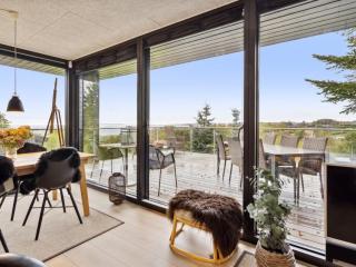 Holiday Home Iarund - 600m from the sea by Interhome - 5