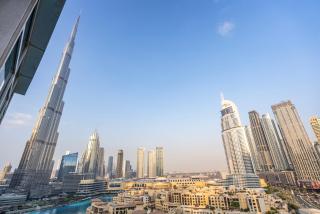 Downtown Luxury - Open Views of The City & Burj Khalifa - Walking Distance to Dubai Mall - 3
