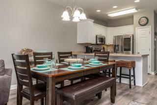 Bayou Heron #2B - 1514 Cadillac - 4