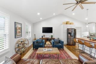 Spacious Modern Ranch 5 Miles to Downtown - 3