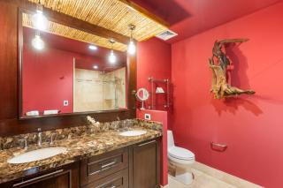 Luxury Condo with Panoramic Ocean Views, Sparkling Infinity Pool, and Modern Open-Concept Design - 2