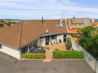 Apartment Ginie - 70m from the sea by Interhome - 0