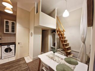 2 Room Home Office-Friendly Apartment - 4