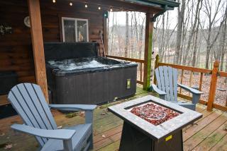 A Beary Cozy Cabin in Hocking Hills - 6