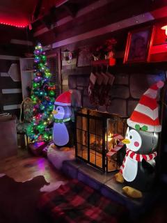 Cozy Cabin Escape Hot Tub & Lake Access - 7