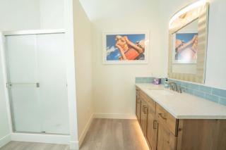 Upscale 2br-2ba home in Kanab with red rock views - 8