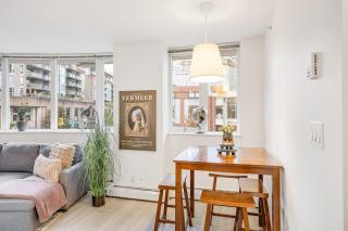 Stylish 2BR Downtown Condo By Arena Free Parking - 6