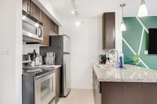 Stylish 2BR Downtown Condo By Arena Free Parking - 3