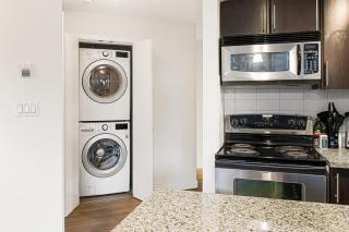 Stylish 2BR Downtown Condo By Arena Free Parking - 3