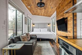 Waylon Tiny House - Hot Tub & Private patio - 4