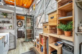 Willie Tiny House - Fire Pit & Hot Tub - 1