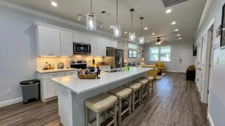 LaMaison Cotiere Coastal Retreat w Elegance - 4