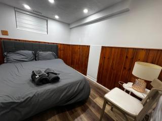 Prime Location 3Bedrooms, 2 Bath, Basement Apartment with free parking- Streetsville Area, Close to Transit - 3