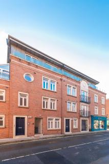 Dean Swift Square by Dublin At Home - 1