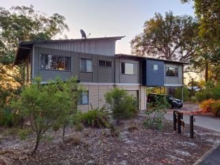 Great Water and Sunset Views Kingfisher Bay - 7