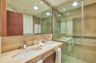 Private room in BURJ KHALIFA facing 3BR luxury apartment in Downtown Near Dubai Mall Metro - 5