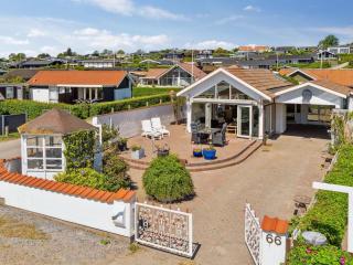 Holiday Home Michel - 25m from the sea by Interhome - 2