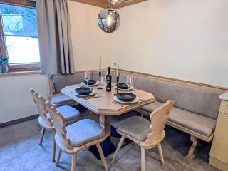 Apartment Ferienwohnungen Hochfeld-2 by Interhome - 2