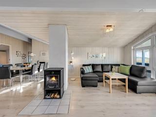 Holiday Home Jaana - 10m from the sea by Interhome - 1