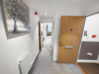 Flat 2 - Luxury Bolton City Centre Apartments - 8