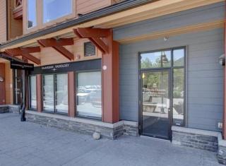 Heart of Canmore - Pet Friendly with Shared Rooftop Hot Tub - 8