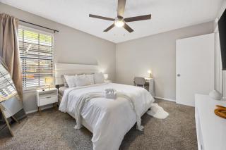 Emerald Loft - Pool, Gym & Free Parking! - 4