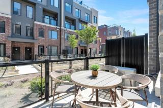 Lovely Family Townhouse in Vibrant Location - 3