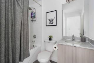 Decorated and Spacious 1 Bedroom Great Location - 5