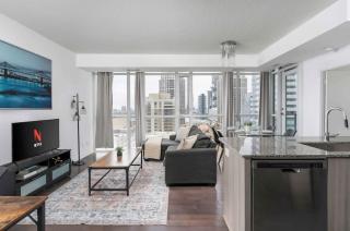 Decorated and Spacious 1 Bedroom Great Location - 4