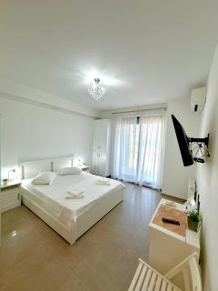 Summerland Seaview Studios - 9