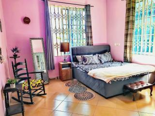 Spacious Queen Room Near Bojo & Kokrobite Beaches - 0
