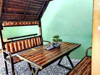 Spacious Queen Room Near Bojo & Kokrobite Beaches - 8